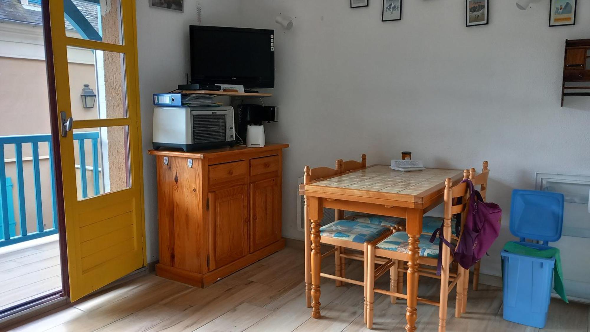 Joli studio avec balcon donnant sur la montagne Sainte-Marie-de-Campan Esterno foto